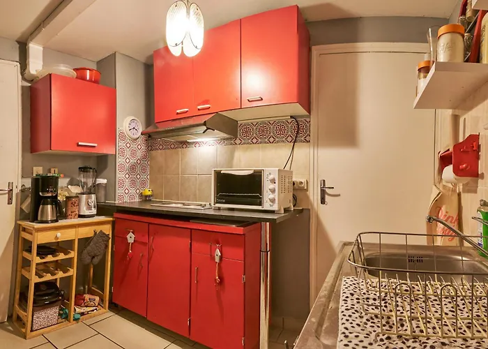 Studio Apartment *